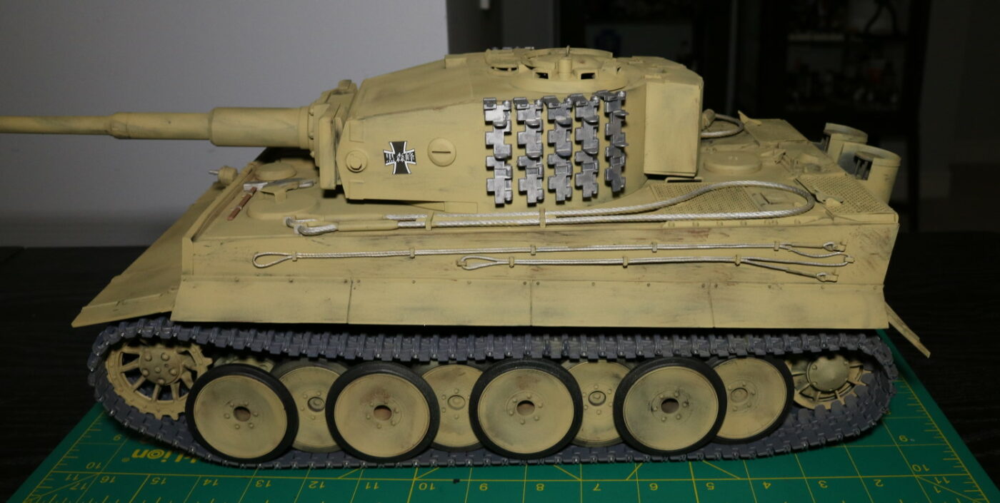 Repaint: Hobby Boss Tiger 1 1/16 scale